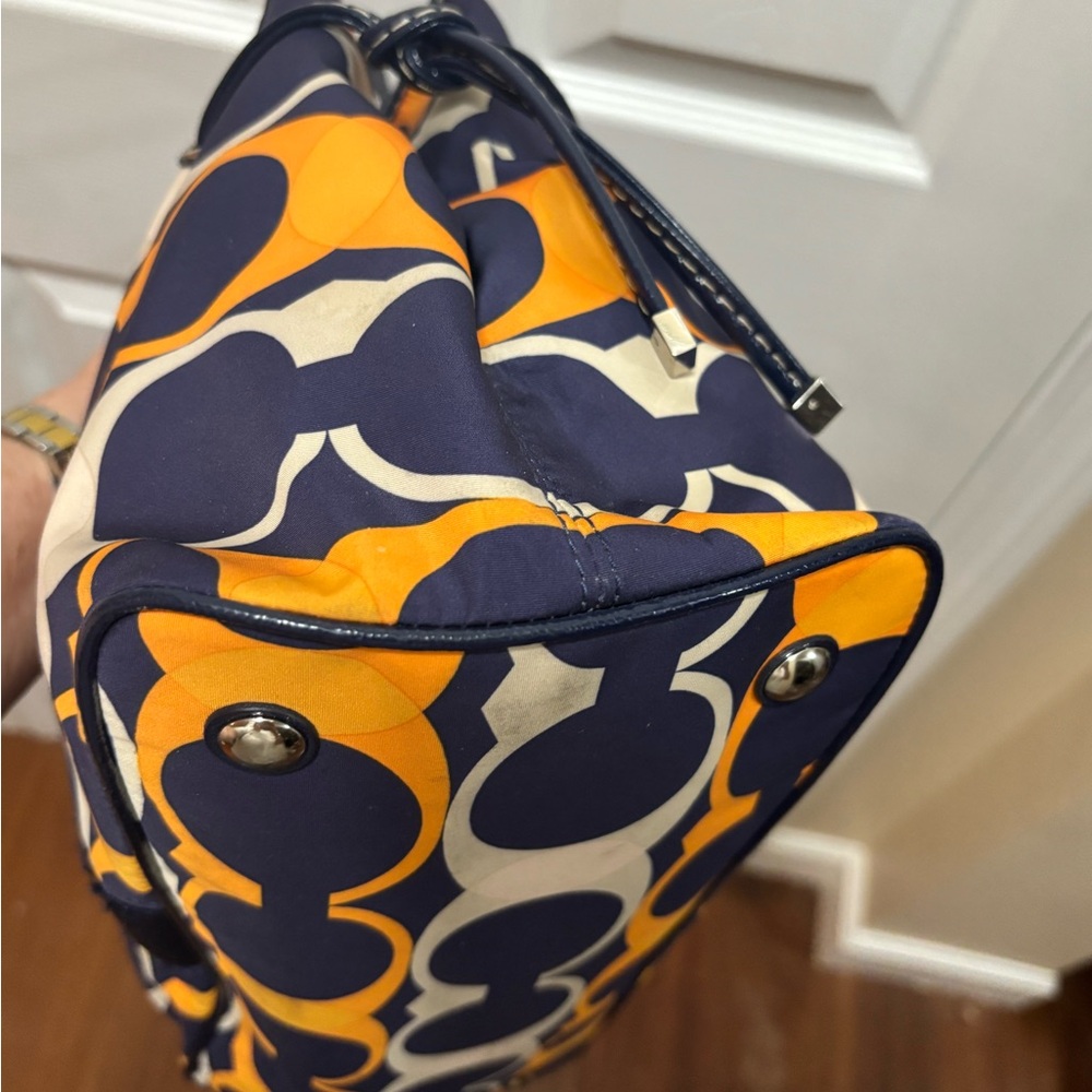 Coach E1326-F23902 Taylor Signature Op Art Navy & Orange Linear Carryall in GUC - Picture 13 of 16